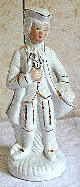 Porzellan Barock-Figur Mann mit Hut