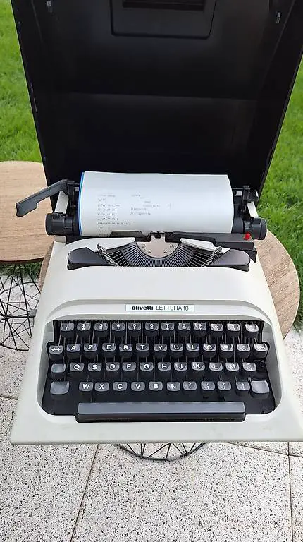 Schreibmaschine Olivetti