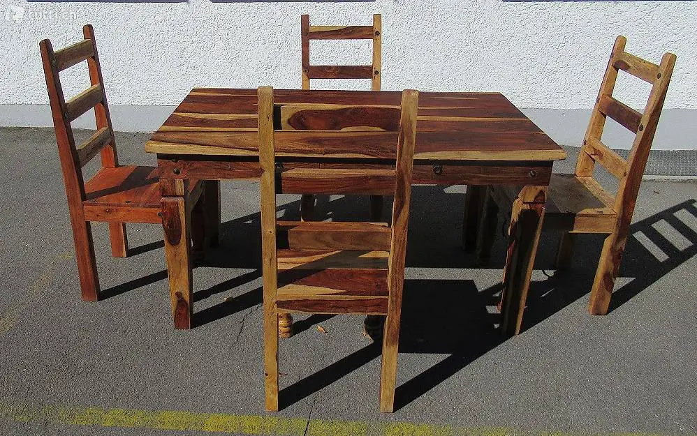  Massiver Tisch Nussbaum mit 6 Stühlen