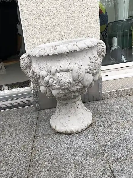 Blumentopf Beton 37cm h und innen 25cm b aussen 45cm b
