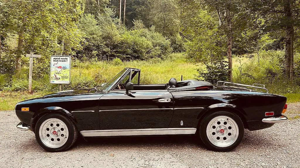 Fiat 124 Spider
