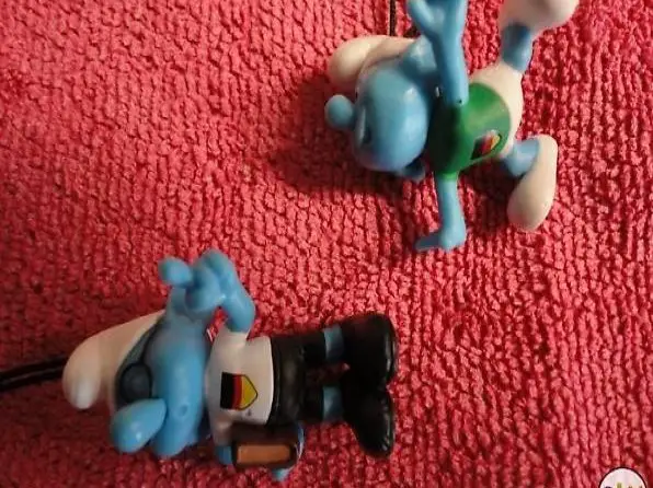  Schlümpfe, mit Wappen von Deutschland