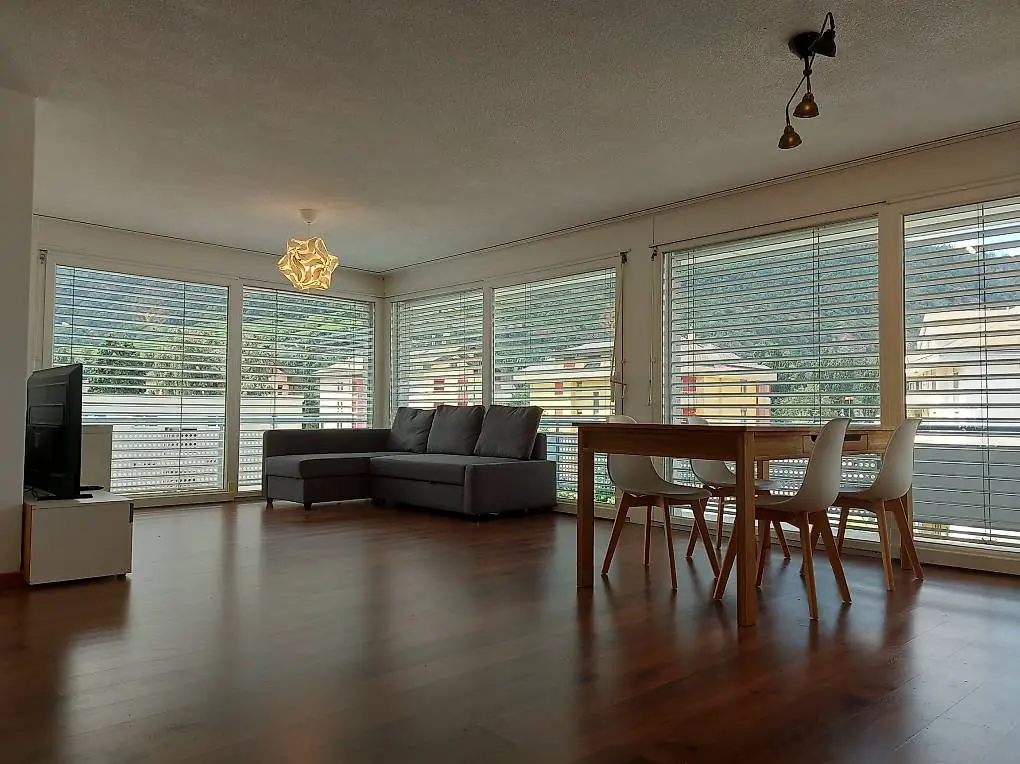 Einzelzimmer in 4,5 Zi. Wohnung zu vermieten