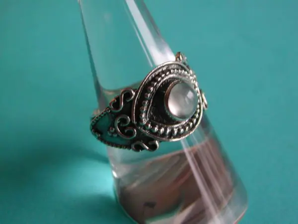 Bague Oeil avec Pierre de Lune (Moonstone) en Argent 925