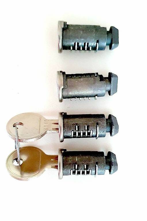 Thule Schlösser 4 Stück mit 2 Schlüssel E