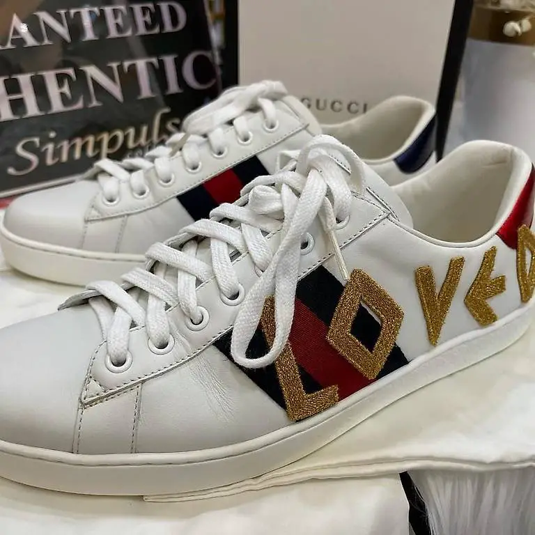 Gucci Ace "LOVED" Damen Leder Sneaker Gr.39