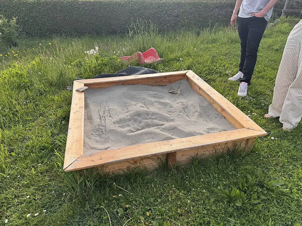 Sandkasten gratis fast neu Bac à sable gratuit presque neuf