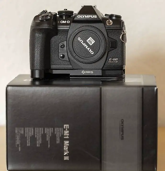 Olympus OM-D E-M1 Mark III + HLD-9 Batteriegriff + Schnell..