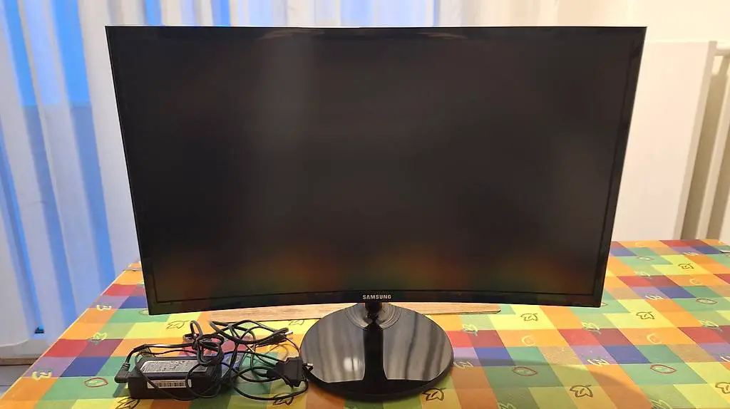 Monitor Samsung curvo 60 Hz