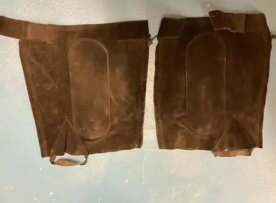 1 Paar Wildleder Chaps GRATIS abzugeben