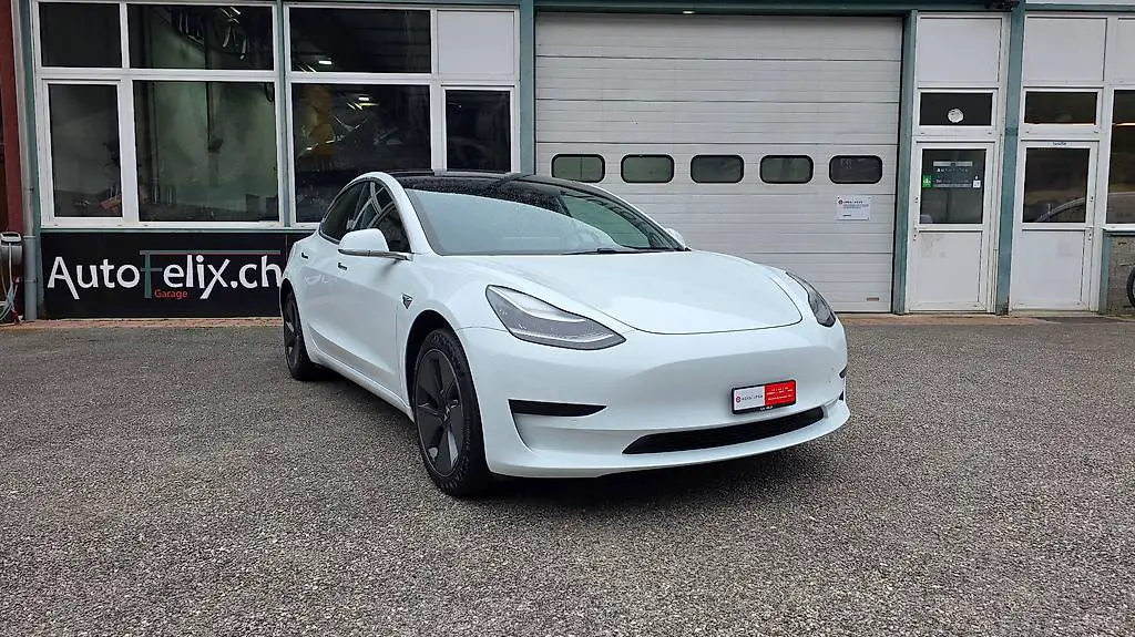 Tesla Model 3 306CV, Collaudo e Servizio