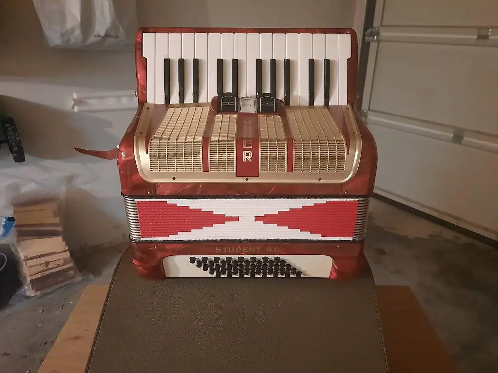 Handorgel marke Hohner Student 40