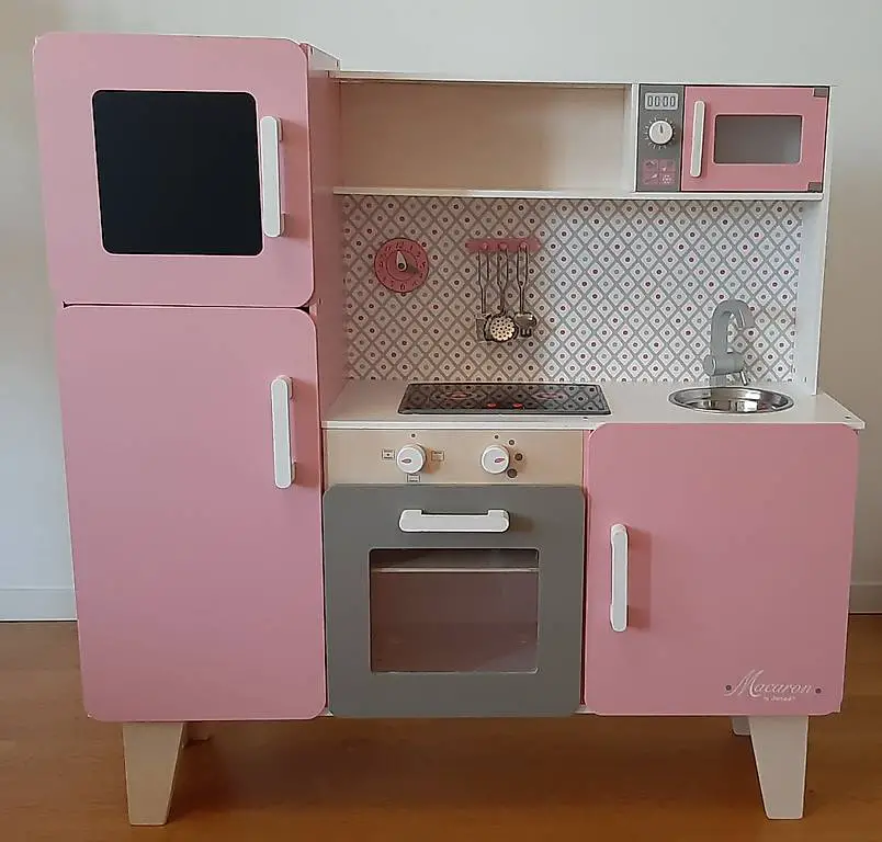 Spielküche in Rosa und Weiss, Marke Makaron