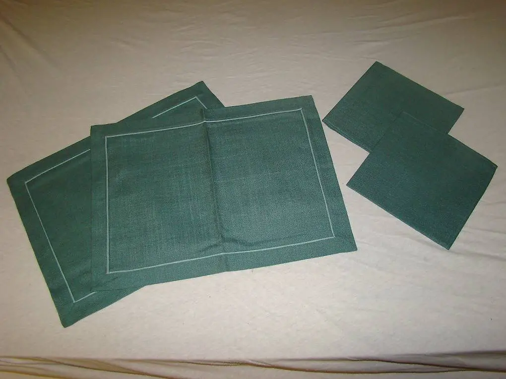 2 Servietten mit Tischset aus Stoff grün