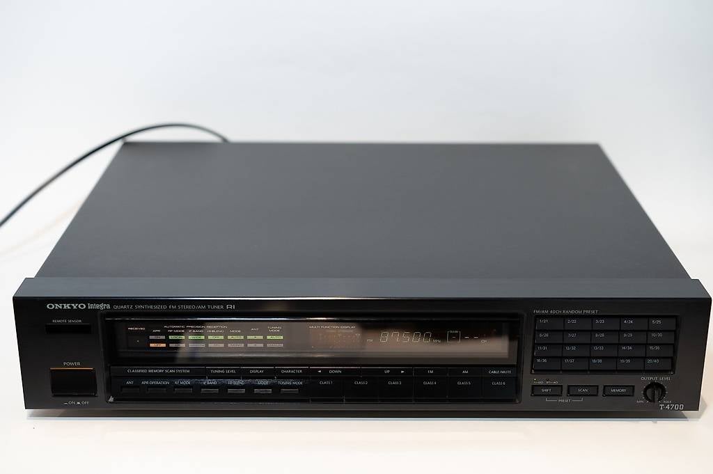 ONKYO Integra Tuner T-4700