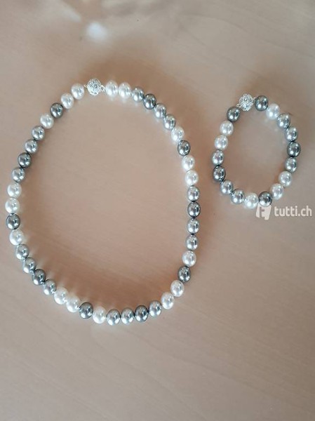 Parure nacrées Swarovski white/grey/light grey fermoir stras