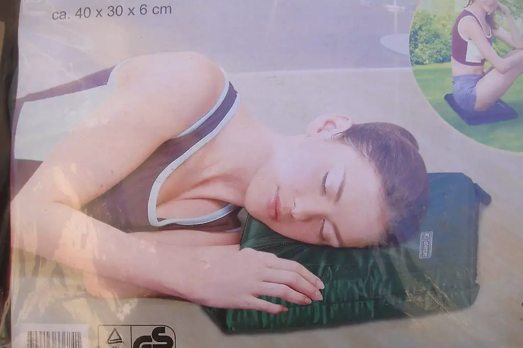 Kopfkissen selbsaufblasend NEU