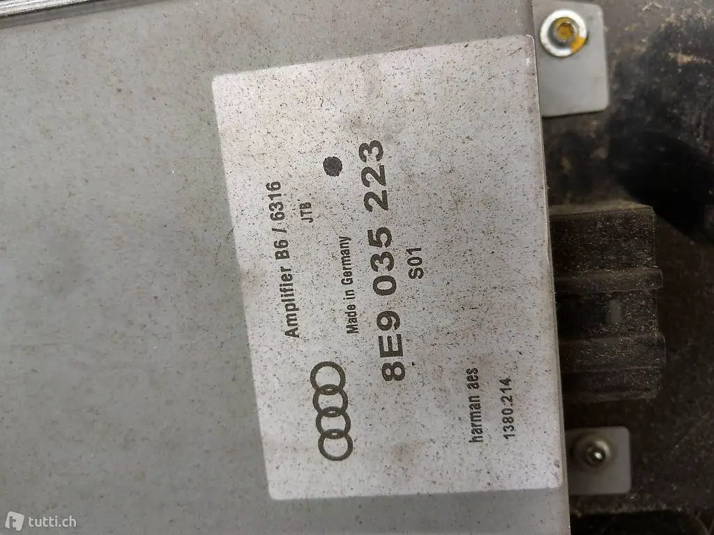 Audi A4 B6 Bassbox mit Verstärker