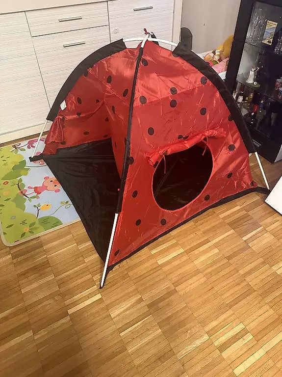 Zelt mit Tunnel (Marienkäfer) zu verkaufen
