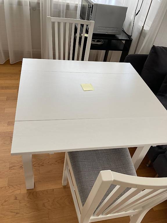 Tischli mit 2 Stühlen weiss