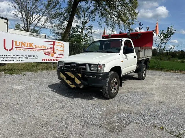 TOYOTA, Hilux 4WD 4x4 Winterdienst Kipper, Winterdienst