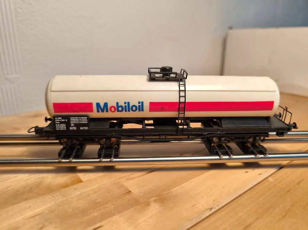 Lima Kesselwagen "MobilOil" H0 AC analog