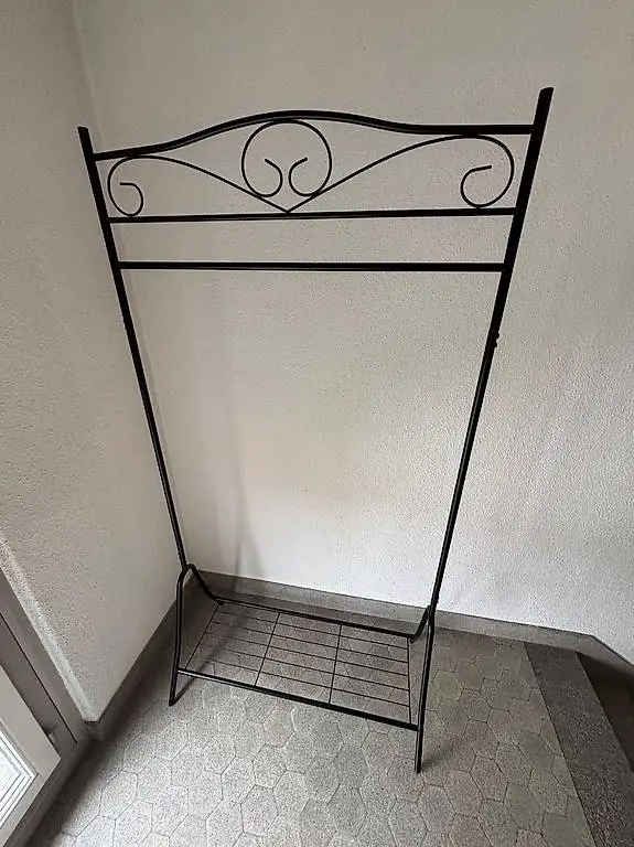 Kleiderstange zu verschenken.