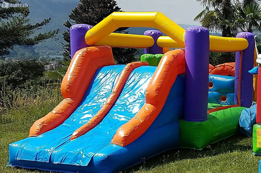 gonfiabile professionale noleggio