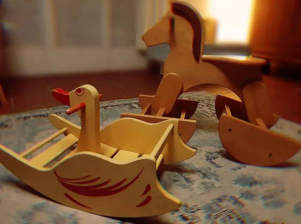 Wisa Gloria Schaukelente / Schaukelpferd aus Holz