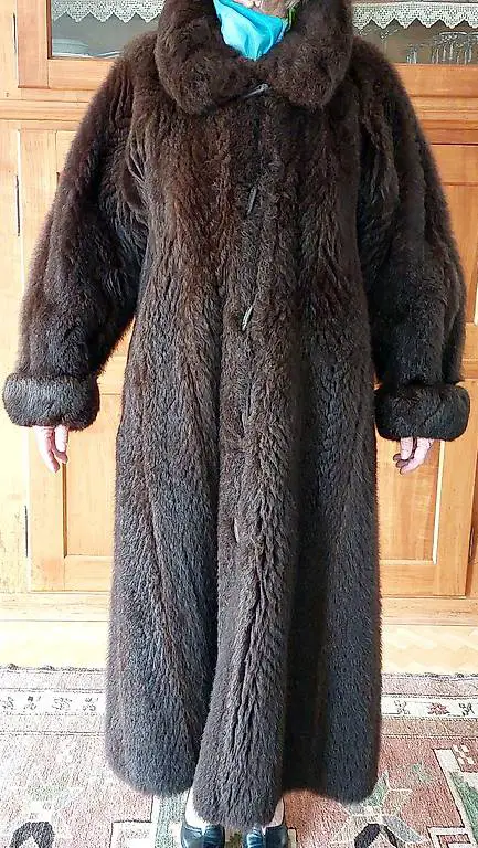 Pelzmantel Tasmanischer Opossum braun rev. Gr. 38/40