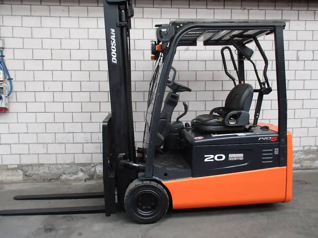 stapler doosan b20t elektro gabelstapler mit 1630 stunden