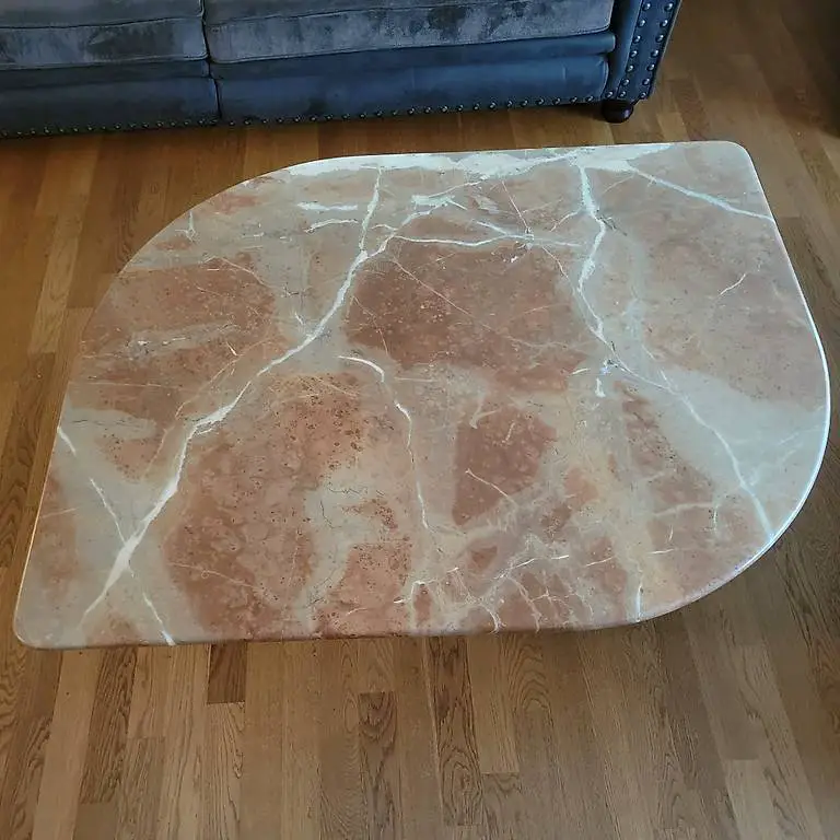 Couchtisch Marmor in Tropfenform