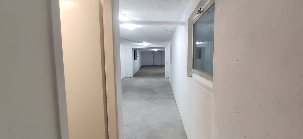 Werkstatt - Lager, Lagerraum, Lagerhalle, Abstellraum. EG/WC