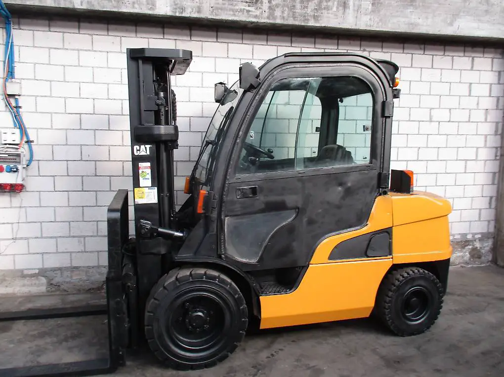 stapler caterpillar dp35n diesel gabelstapler