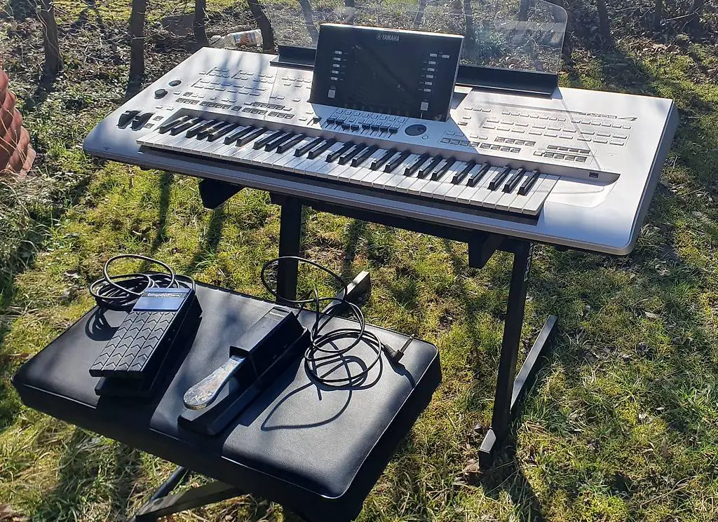Yamaha Tyros 4