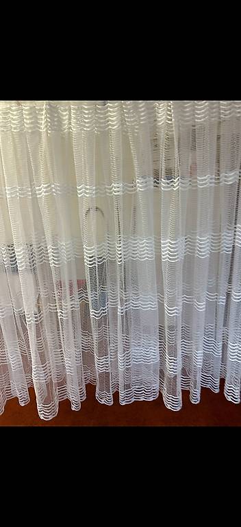 Fertiges Tagesvorhänge mit Gleicher