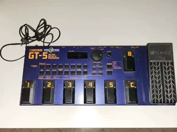 BOSS GT-5 Guitar Effects Processor