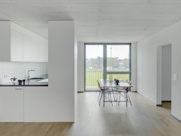 zuvermieten schönes wg-zimmer (neubau) möbliert mit balkon