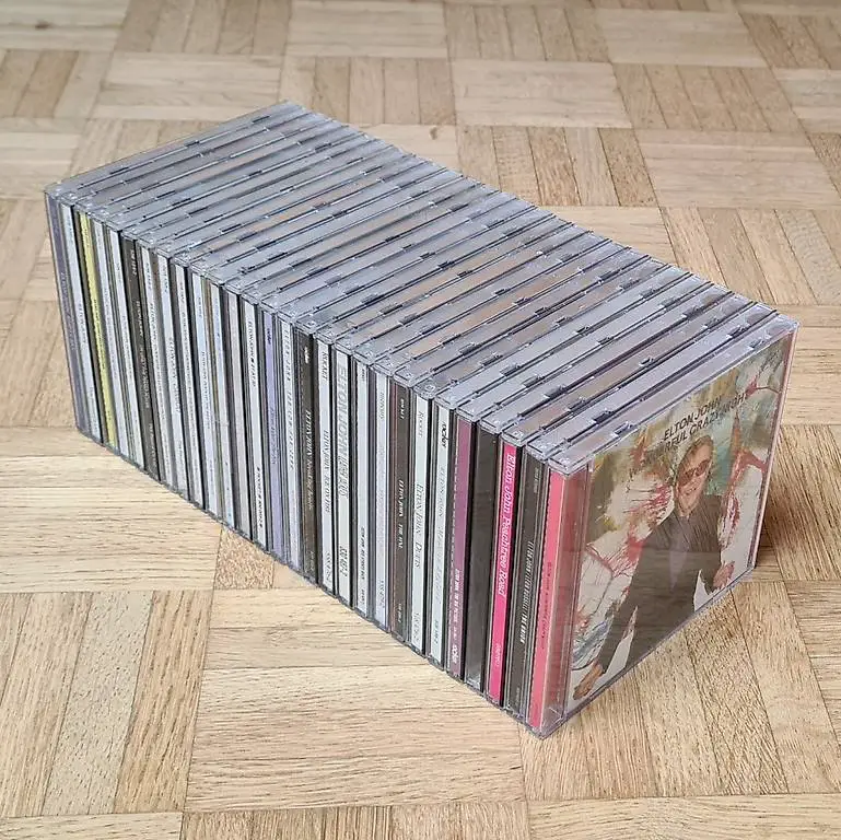 CDs aus den Genres Pop, Rock, Jazz, Blues, Punk, Grunge, ...