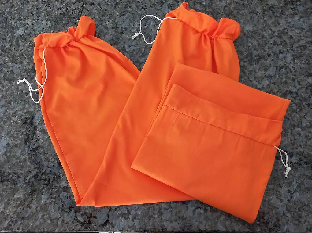 2 Seitenschläfer - Kissen / Bettrollen - Bezüge 29 x 93cm