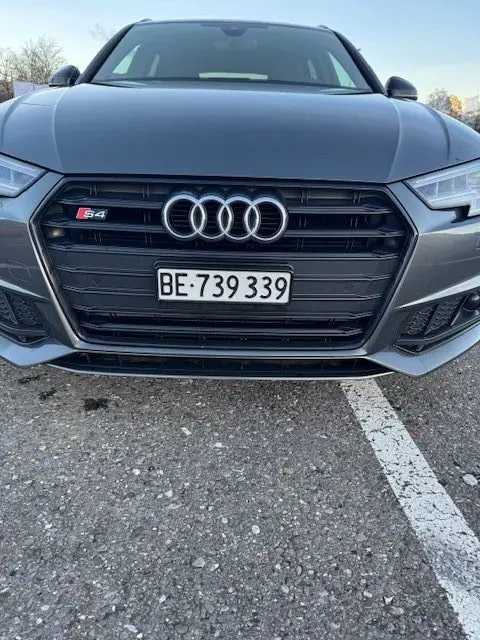 AUDI S4 Avant 3.0 V6 TFSI quattro S-Tronic