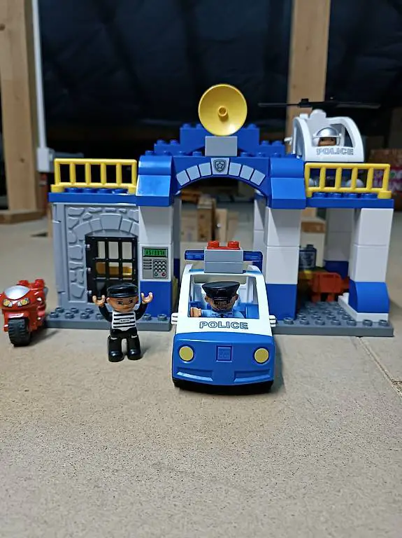 Lego Duplo Polizeistation 5681