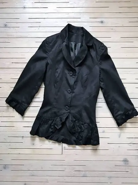 Eleganter Blazer in Schwarz 100% Baumwolle tailliert