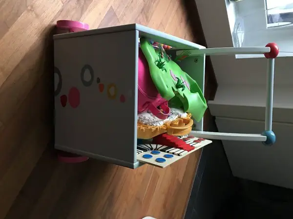 Spielzeugkiste Vertbaudet ? Laufwagen