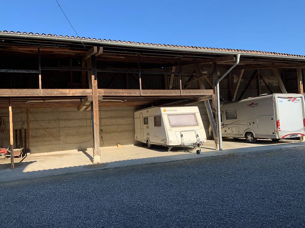 Einstellplatz zu vermieten