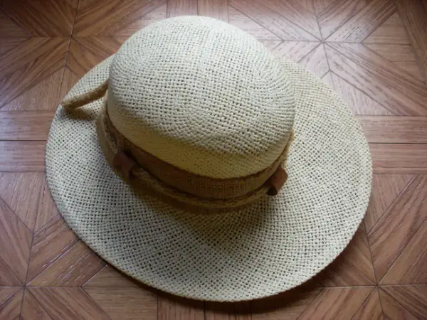 Chapeau de paille pour femme, beige clair