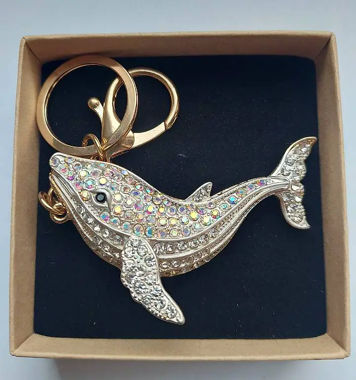 Schlüssel/Taschenanhänger Wal Fisch mit Strasssteinen