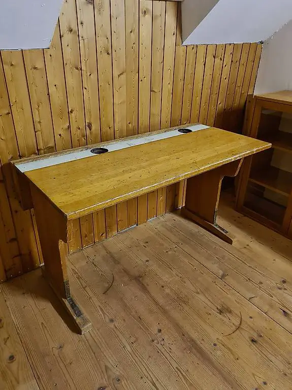 altes Schülerpult, Schreibtisch, Pult