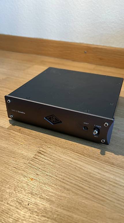 Universal Audio UAD-2 Satellite Thunderbolt 3 - QUAD Core