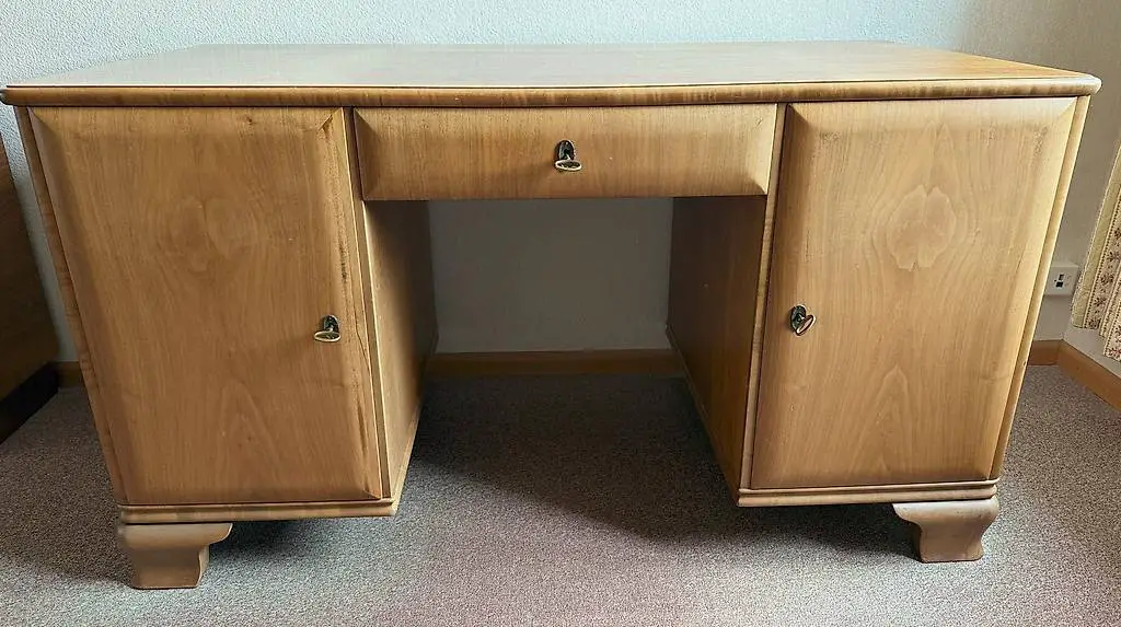 Schreibtisch Nussbaum massiv 1940 Studach